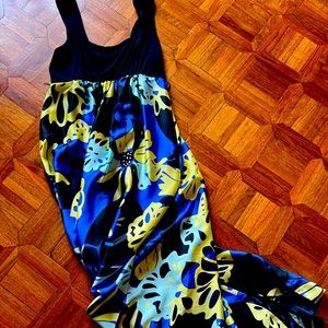 OLIAN size M Maternity Maxi dress